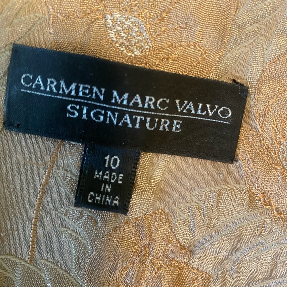 Carmen Marc Valvo signature suit size (very small) 10-fits like a size 6 - Picture 5 of 5